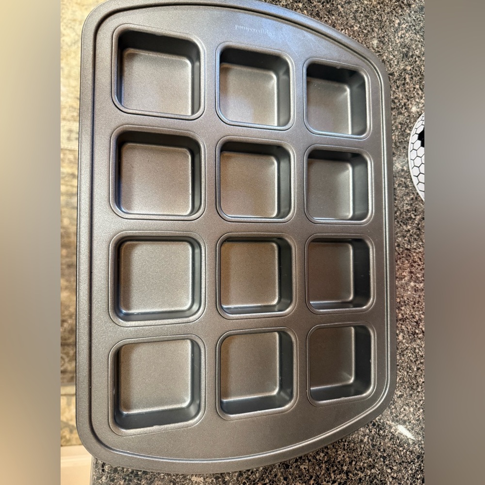 Pampered Chef Nonstick Brownie Pan